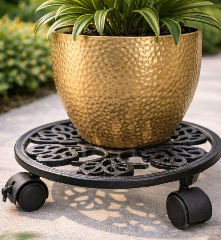 Cast aluminium only plant stand with moving wheel 1715