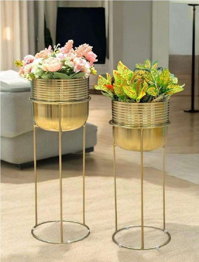 Metal iron planter set of 2 1718 brass