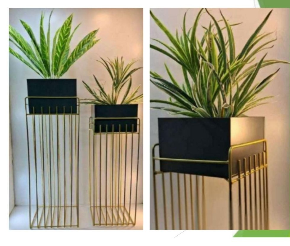 Metal stand with pot 1245A