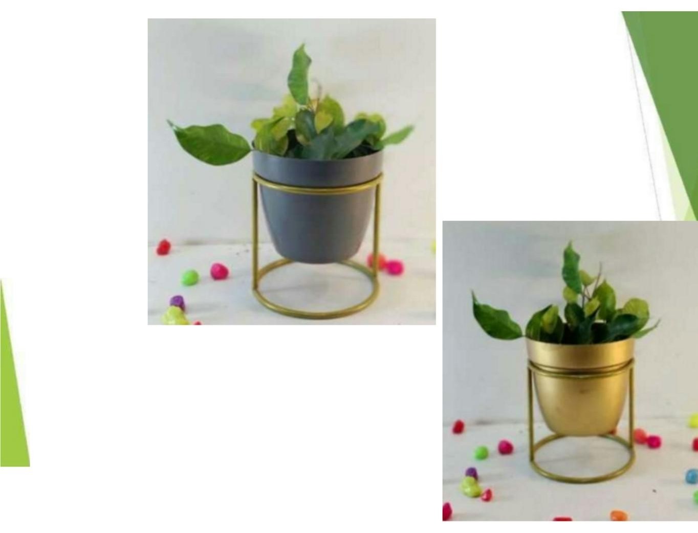 Small pot with golden stand 1301E