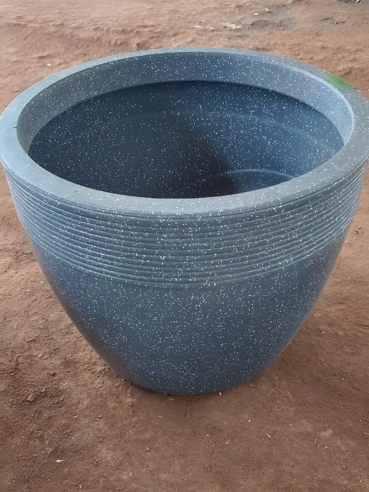 Stone Finish Round Planter (FRP)
