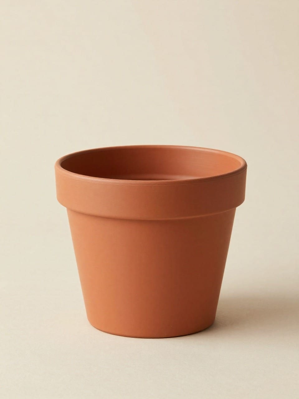 Round Plastic Planter (Terracotta colour)
