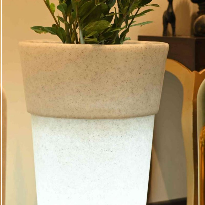 LED Paradise planter, image 2 of 8